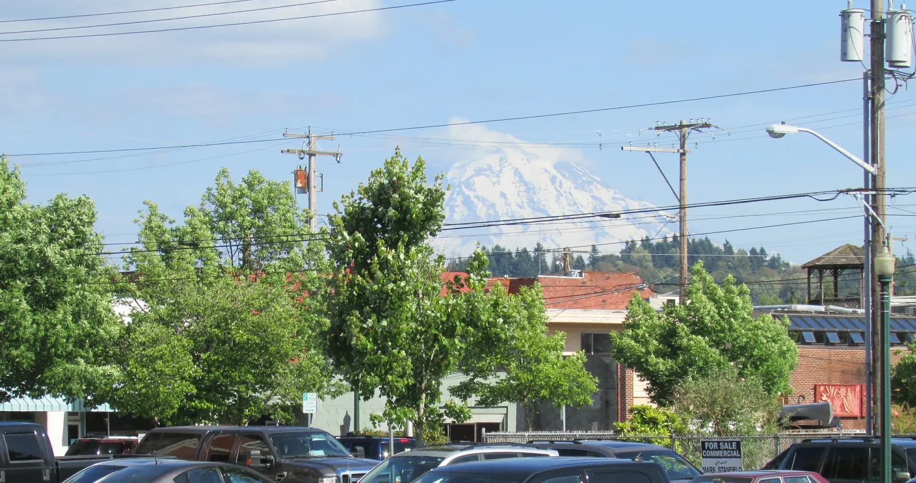 Mount Rainier rising behind Puyallup, Washington